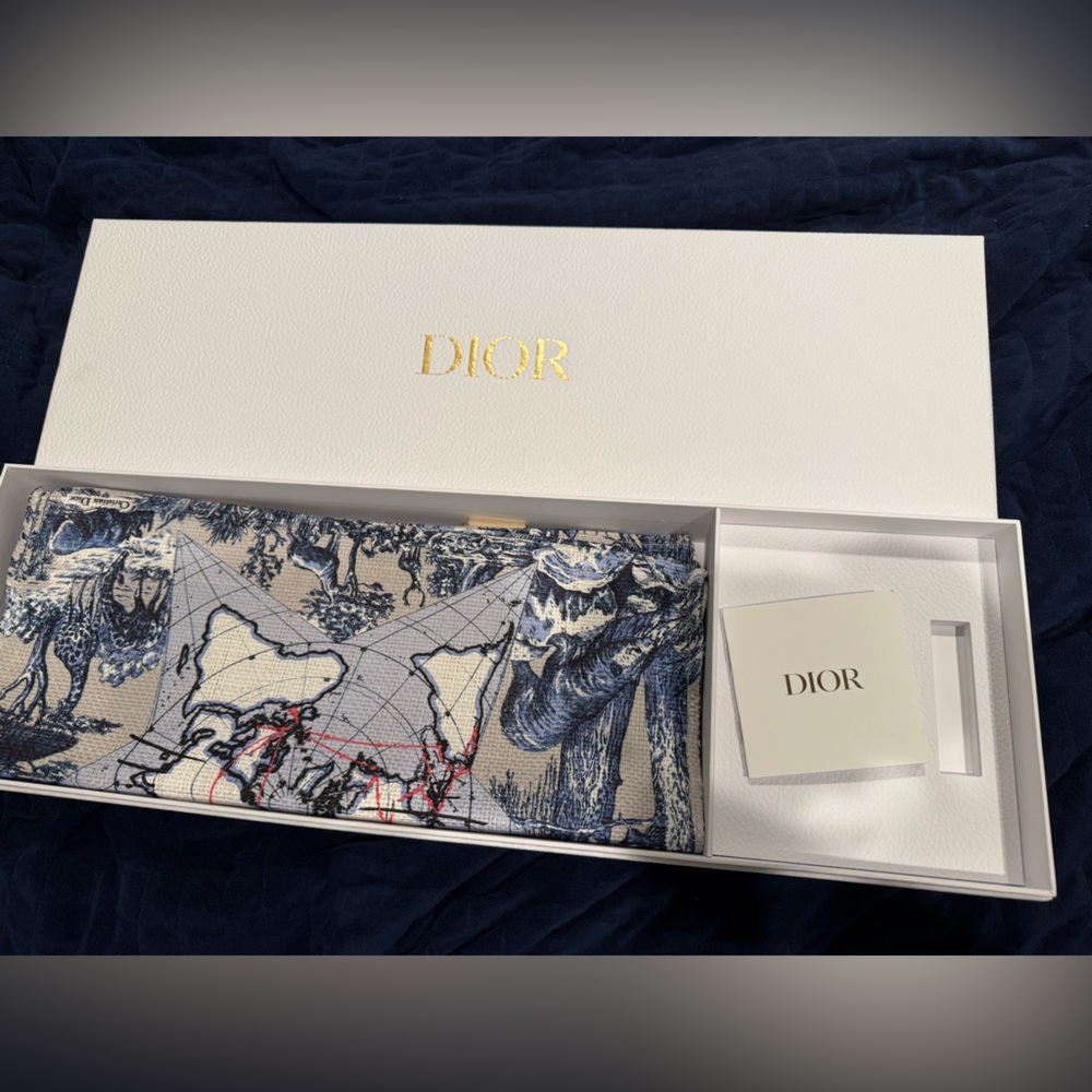 NIB Dior Christian Blue and cream tote KIT